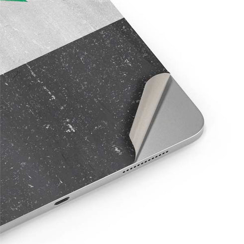 Syria Flag Distressed iPad Pro 13in M4 (2024) Skin